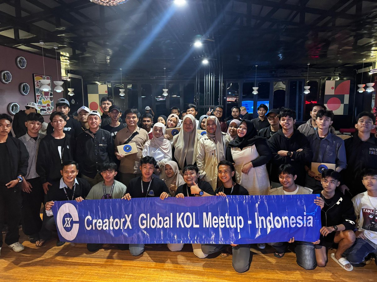 ox_hary's tweet image. Today&apos;s Event @CreatorX_Media MEET UP in Majalengka Attended by around 84 participants 

We collaborate with @aiFtnProtocol  And @scribble_dao 

Uniting content creators and gamers across Web2 &amp;amp; Web3.

How the Technological Revolution is leading to Decentralization and how our…