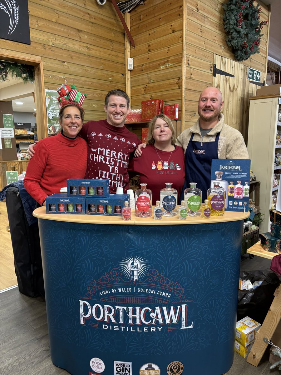 PorthcawlGin's tweet photo. Another successful day at Morris's of Usk Garden Centre and Food Hall / Morris’ Of Usk Farm Shop! 🍸🏴
And as for today’s sample session… plenty of gin was consumed, and it went down an absolute storm! 😋🤩
#WelshGin #MorrisOfUsk #FarmShopFinds #WelshProducers https://t.co/5MsthcjuQe