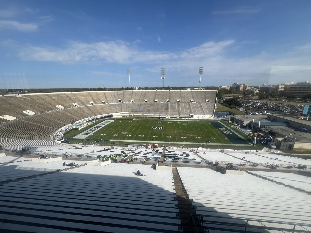 WiltonReports's tweet photo. The calm before the storm!
Jackson State vs. Alcorn State
(The Soul Bowl) | 2:30 P.M. kickoff
▫️A spot in the #SWAC 🏈 Championship game on the line for the Tigers 🐅
#JacksonStatevsAlcorn
#SoulBowl
#SWAC
#FCSFootball https://t.co/qfpaabNVhl