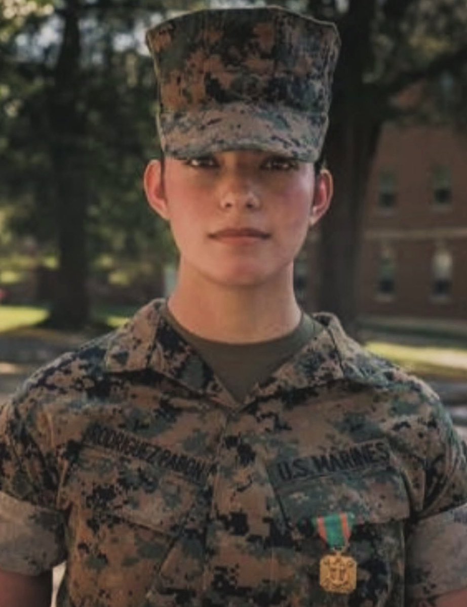 MilitaryCooI's tweet image. US Marine Corps Lance Corporal Abigail Rodriguezpabon. On June 20, 2025, at Quantico, Lance Col. Rodriguezpabon was honored with the medal for saving multiple lives during a multi-vehicle accident by providing crucial first aid until emergency responders arrived.
Her calm and…