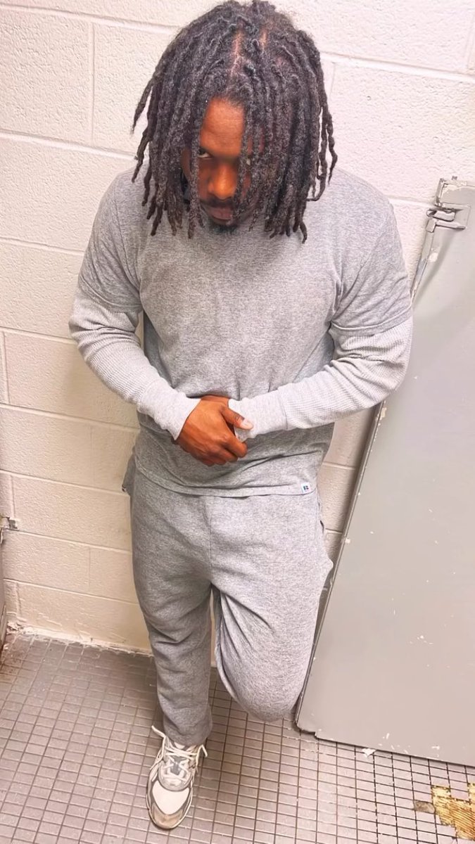 SVGSlickSlime's tweet image. I’ll Be Back Soon 1/?/2027❤️‍🩹🤫