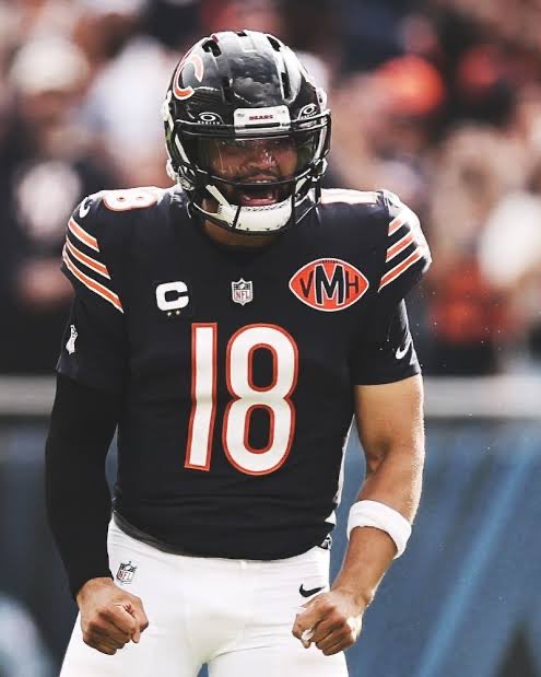 Entire defense out for the #Bears 

Time to show out #18