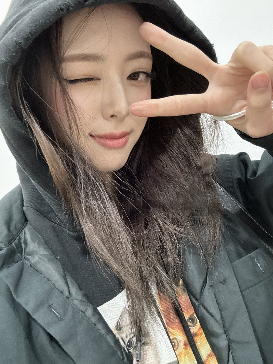 archive4itzy's tweet image. [22112025] #yuna bbl update
