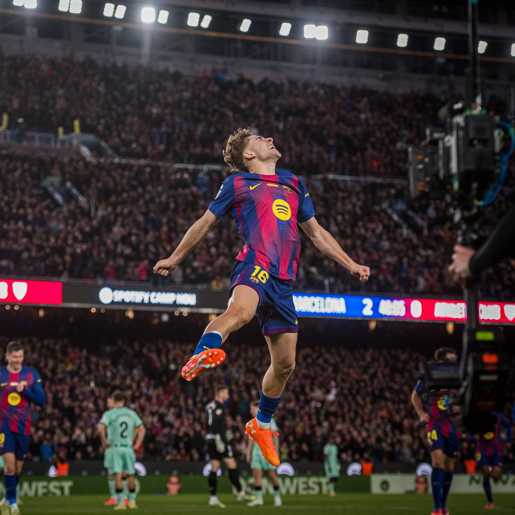 الأهداف كانت وما زالت مشهده المعتاد،
لكن الجديد أنه أصبح يربط بين الخطوط بصورة أفضل، ويمرّر بجودة لافتة تستحق التوقف عندها.

ومع مزاياه الكبيرة دون كرة،
يواصل فيرمين كل يوم
اكتساب مكانة أكبر داخل الفريق، تطوّر.!