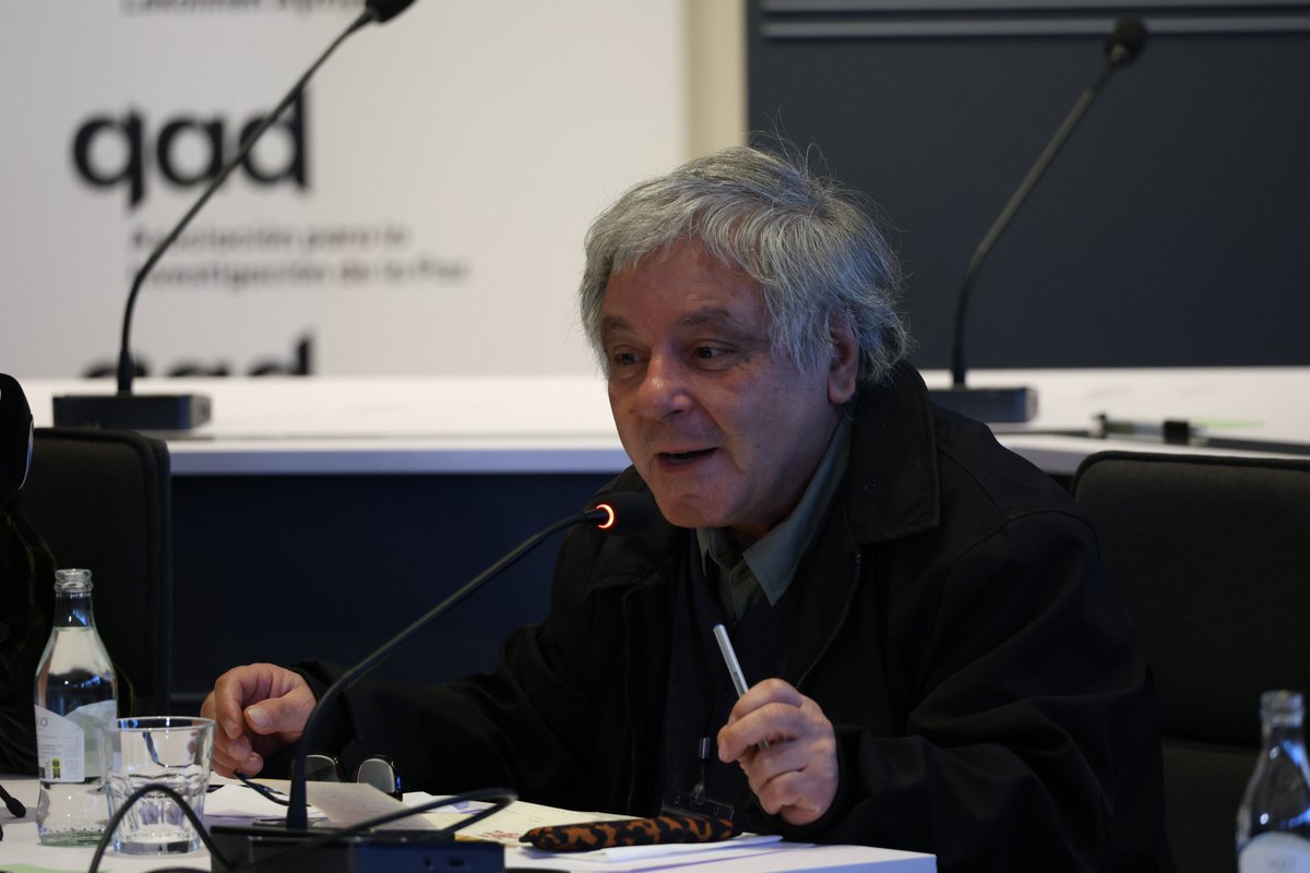 Prof. Dr. Hamit Bozarslan: 
Kant’a göre aydınlanma, nesneden özneye geçmektir. Özne olmak ise özgürlüğe ve sorumluluğa sahip olmak demektir. 1881’de Şeyh Ubeydullah Kant’ın kim olduğunu bilmezdi ama bu kavrayışa sahipti. “Siz Amerikalılar gibi biz de kendi yargımızı uygulamak