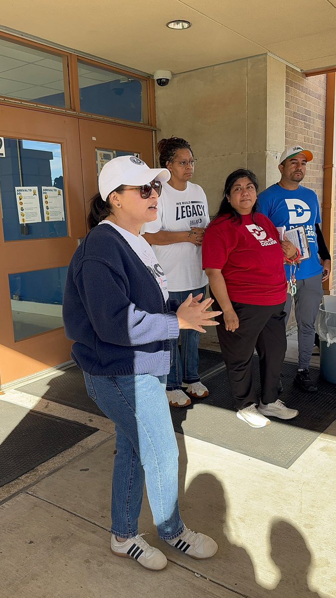 YMLA_Florence's tweet image. YMLA turned into a holiday command center today as we delivered nearly 300 turkeys to Pleasant Grove families.

Huge thanks to Rep. Linda Garcia and Trustee Prisma Garcia for making it possible. @RubyGarzaDISD @LauraRubioGarza @Gray_Ed7