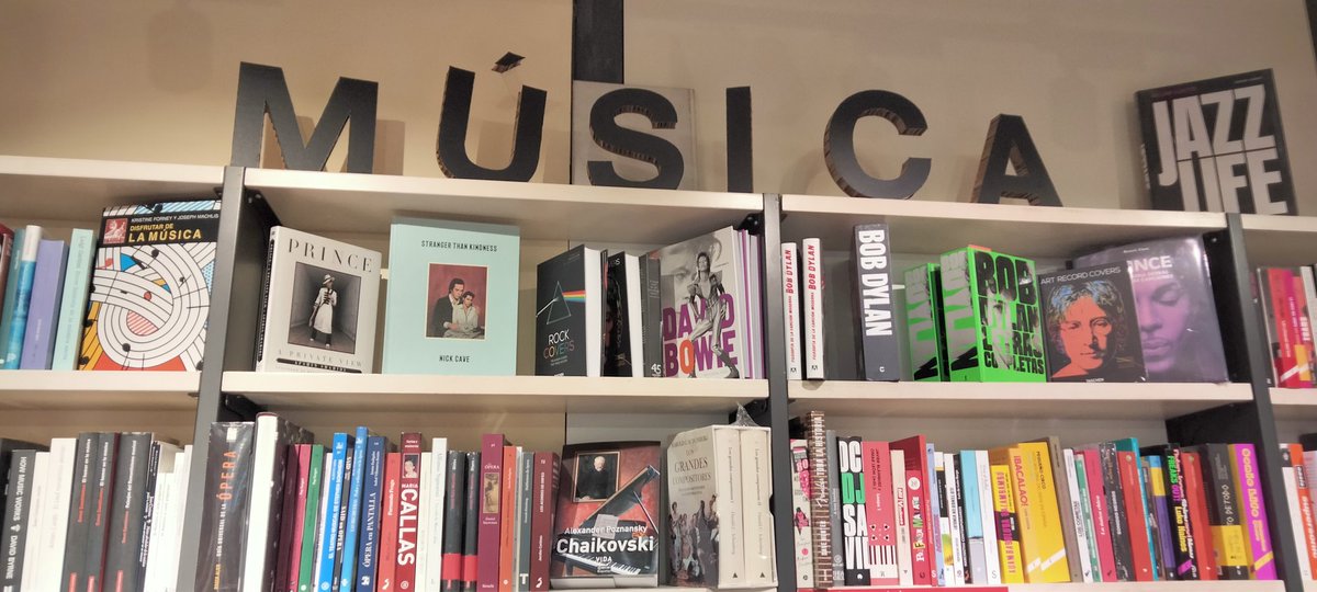 Avui 22/11 celebrem el dia de la Música, perquè coincideix amb sta Cecília, patrona de músics i poetes! Si us agrada #llegir sobre #música no us perdeu el proper
<a href="/BookMusicFest/">BookMusicFestival</a>! Serà a nous escenaris de Barcelona a partir del 5 de Febrer ❤️.
#diadelamúsica
#bookmusicfestival