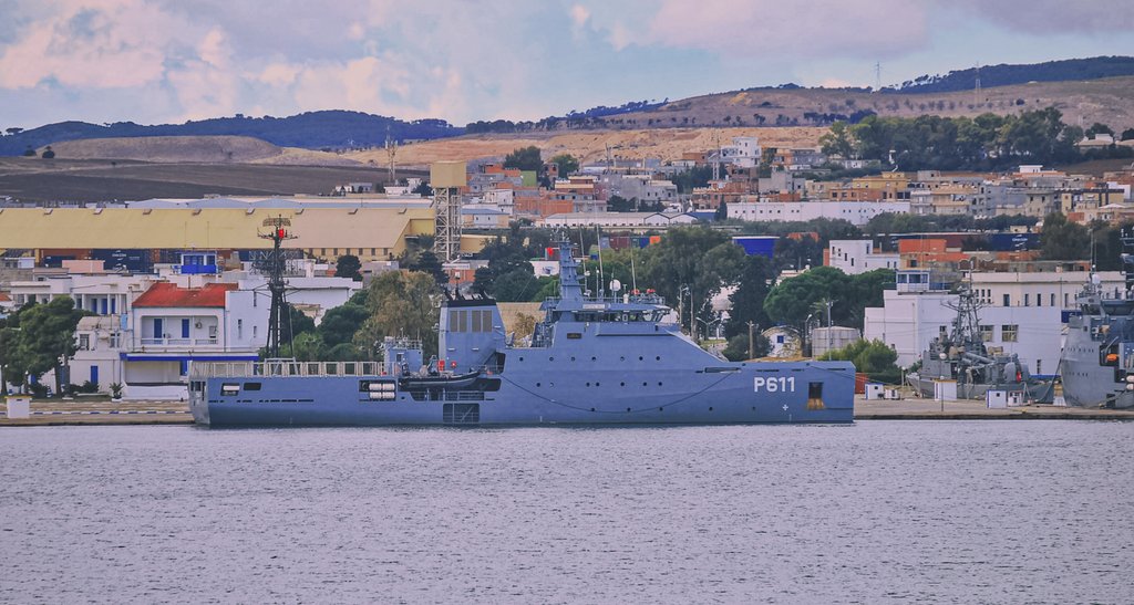 1Fa11in's tweet photo. -Damen OPV-611 high seas patrol SYPHAX
    📍 Kharouba air naval base, Bizerte https://t.co/ogzuA9W8Te