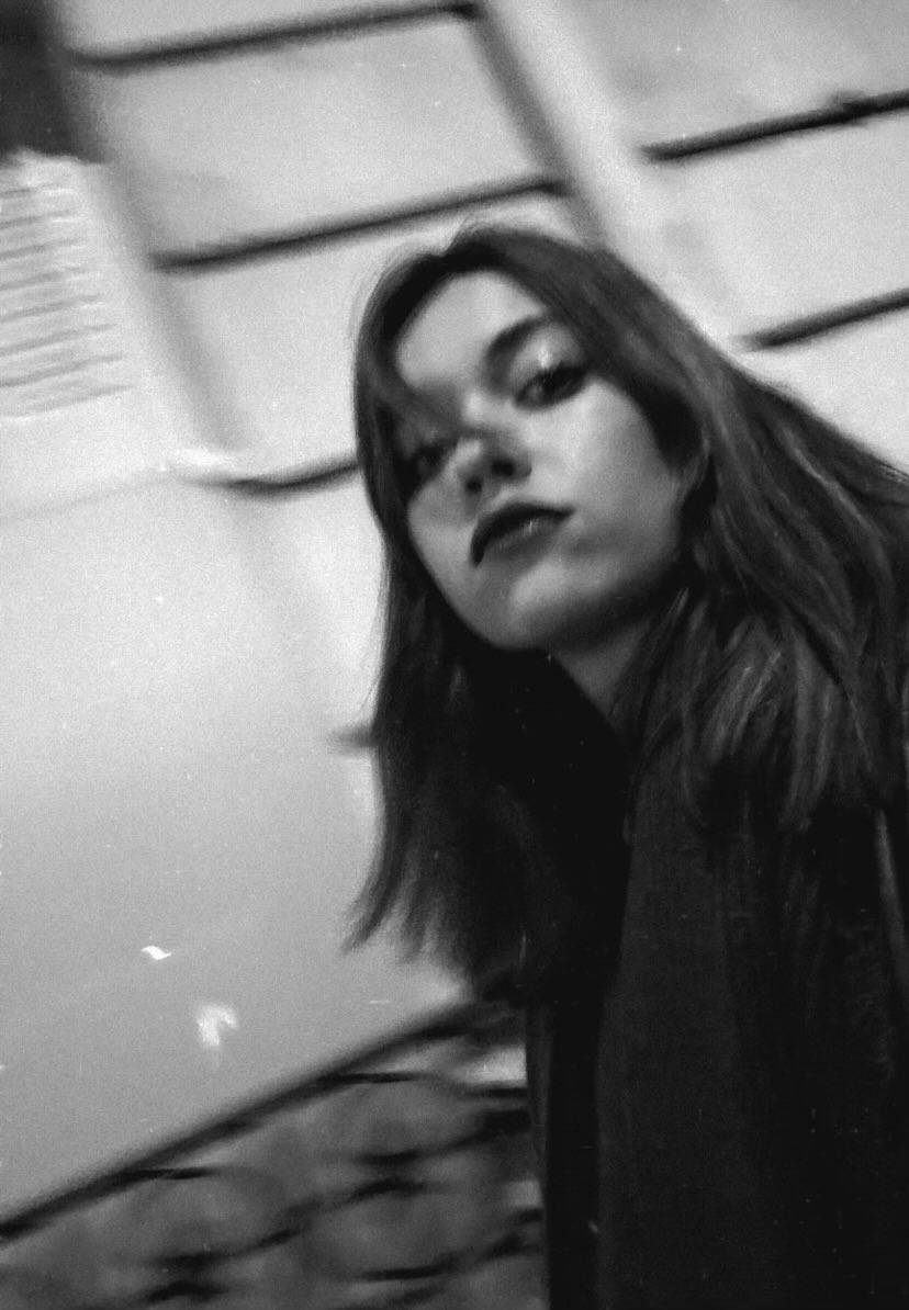 gunesssgunesss's tweet image. Tabi okumuş kız bizim gibi direk yazamayınca sizin saçmalıklarınıdan gına geldi diyememiş
Kendini ve lokasyonunu atmış 
#AfraSaraçoğlu