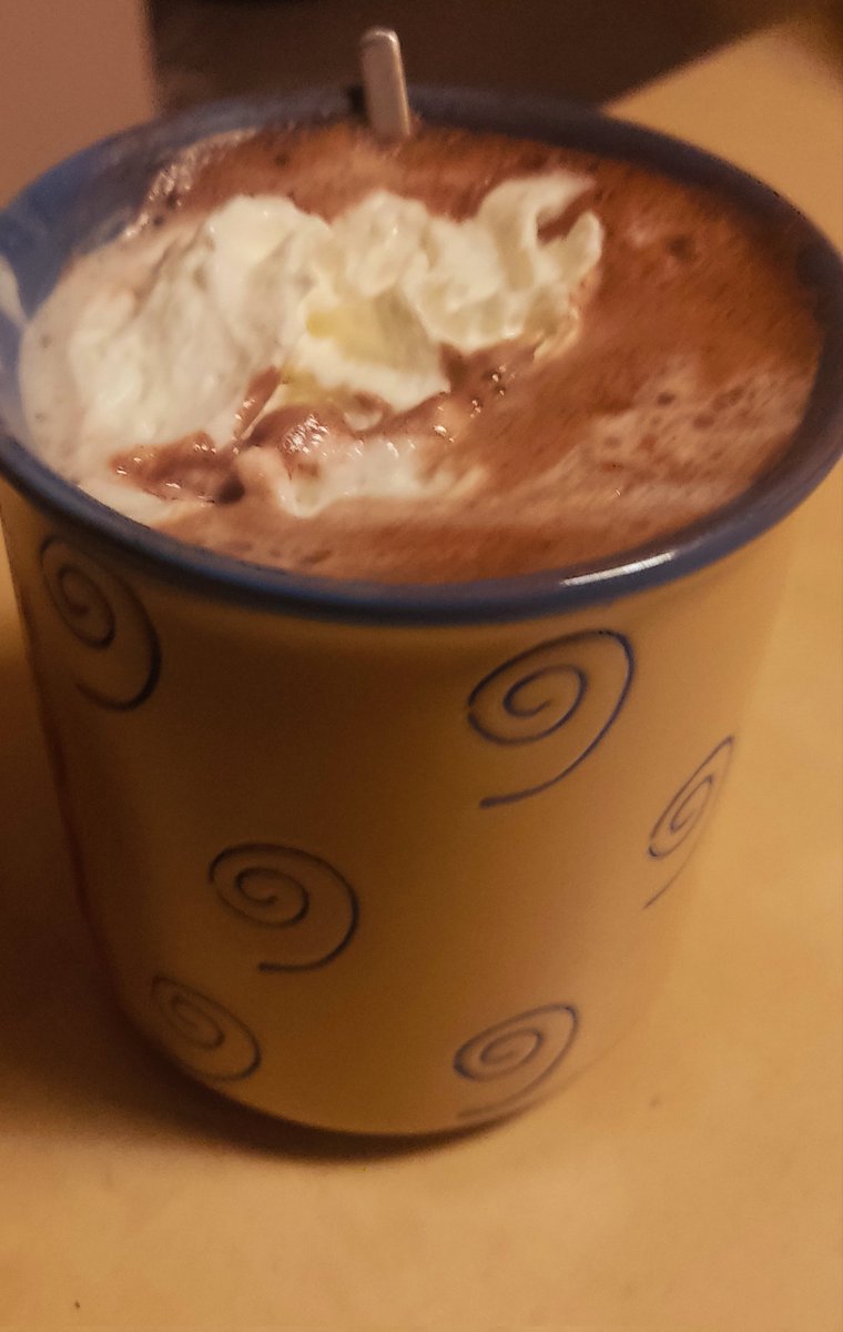 Momentje hoor.... Even een BRUIN snorretje maken 😁