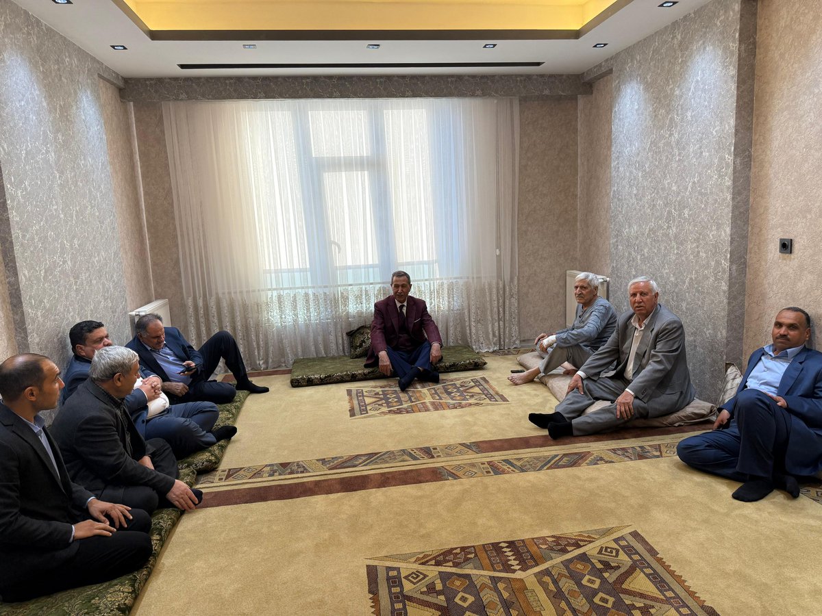 Rahatsızlığı nedeniyle hastanede yatmakta olan Narin, İzol ve Halil Durmaz' a geçmiş olsun ziyaretinde bulunduk.

Rabbim tüm hastalarımıza şifa versin. inşallah.