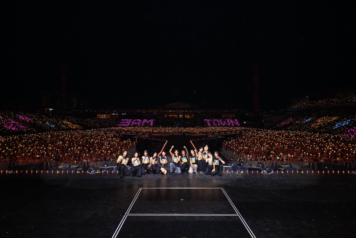 BAMBAMxBAMMIE's tweet image. 𝟮𝟬𝟮𝟱 𝘽𝙖𝙢𝘽𝙖𝙢 𝙃𝙊𝙈𝙀𝙏𝙊𝙒𝙉 𝘾𝙤𝙣𝙘𝙚𝙧𝙩 𝙞𝙣 𝘽𝙖𝙣𝙜𝙠𝙤𝙠 𝘿𝙖𝙮𝟭🇹🇭

#แบมแบม #BamBam #뱀뱀 
#HOMETOWN 
#BamBam_Concert_HOMETOWN
#BamBamHOMETOWNConcertDay1