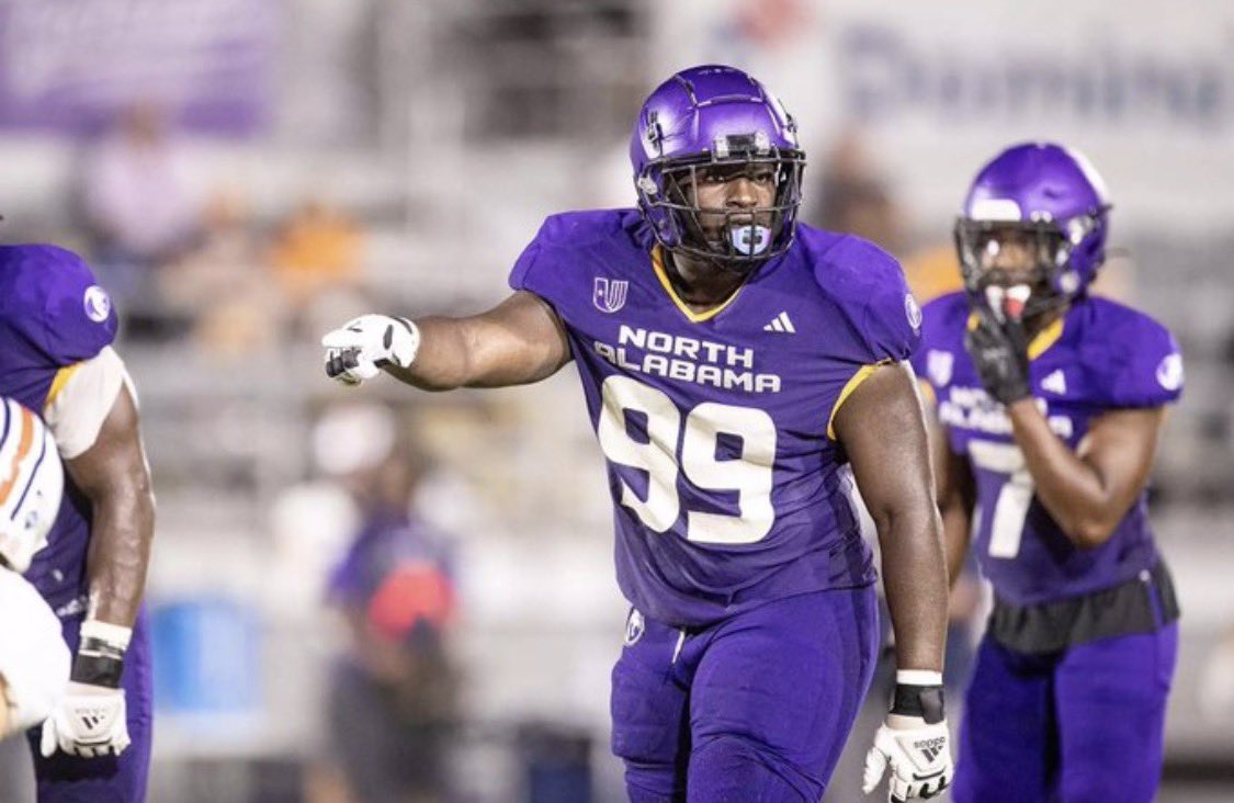 After a great conversation with <a href="/CoachPersons/">KP</a>  I’m blessed to have received my  very first offer from <a href="/UNAFootball/">North Alabama Football</a> All Glory To God!! 
<a href="/coach_stigers/">Trevor Stigers</a> <a href="/CoachGDavisFB/">Greg Davis</a> <a href="/coachcannon97/">Coach Sean Cannon</a> <a href="/calebkelly1/">Caleb Kelly</a> <a href="/Ben_HamnerUNA/">Ben Hamner</a>