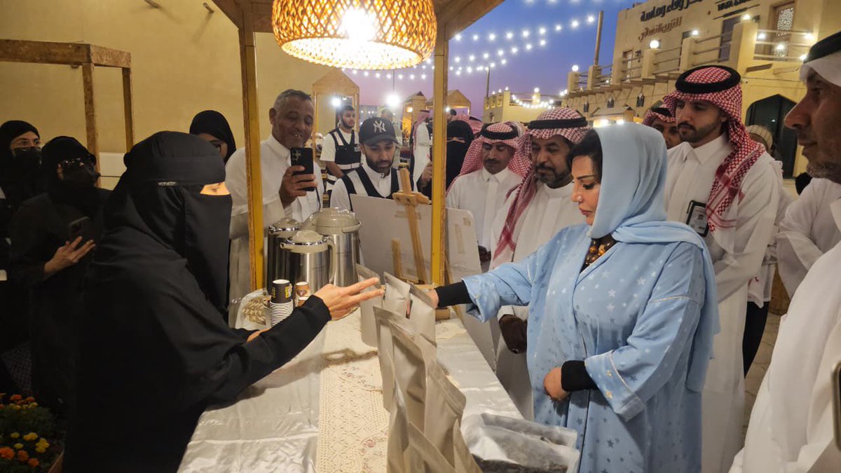 #الشرقية_ <a href="/HRSD_SA/">وزارة الموارد البشرية والتنمية الاجتماعية</a> أكدت رئيسة جمعية التطوع الدكتورة مشاعل العصيمي <a href="/D_Mesho2030/">الدكتورة مشاعل العصيمي</a> أن روبيان الشرقية 2025 بمحافظة القطيف يسهم في تعزيز الحراك الاقتصادي ودعم التسويق المحلي لمنتج الروبيان
<a href="/e3lamyu_alsharq/">إعلاميو الشرقية LLC</a> 
<a href="/bosalmanjo/">منير أبوبشيت</a> 
<a href="/forsansport/">صحيفة فرسان الرياضة</a>