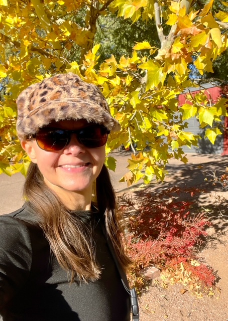 AlwaysWriteTime's tweet image. Hi, I’m Chris Maday Schmidt (May-Day) 😊 A late bloomer in publishing—first story in Woman’s World at 55, debut LI novel at 58! Cat lover 🐾, adventurer with my real-life hero Bob &amp;amp; daughter Bailey. 💛 Introduce yourself below ⬇️#amwriting #WritingCommunity