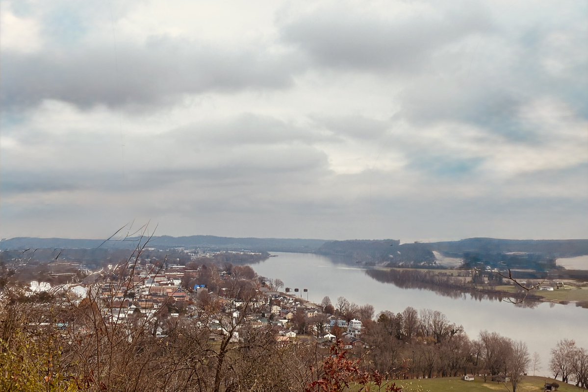 JoshFitzWx's tweet image. A few breaks of sun are trying to come out from completely overcast skies above my hometown of Gallipolis, Ohio Saturday afternoon. 🌥️ #OHwx #WVwx