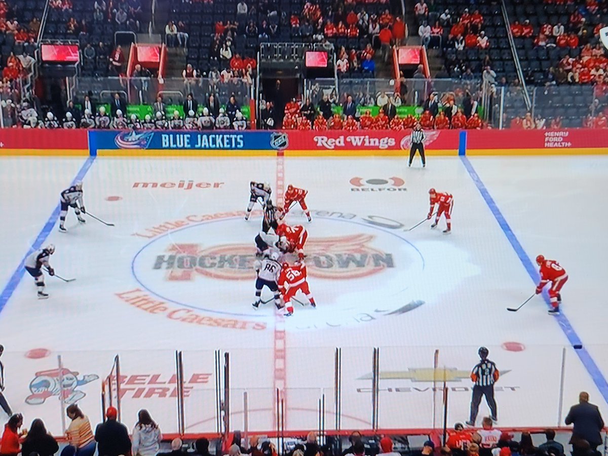 The Puck has just dropped, and we are now officially underway with what should very well be a fabulous afternoon of Detroit Red Wings hockey! Let's get this much needed win today!!! 👍 👊 #BeatColumbus #LGRW