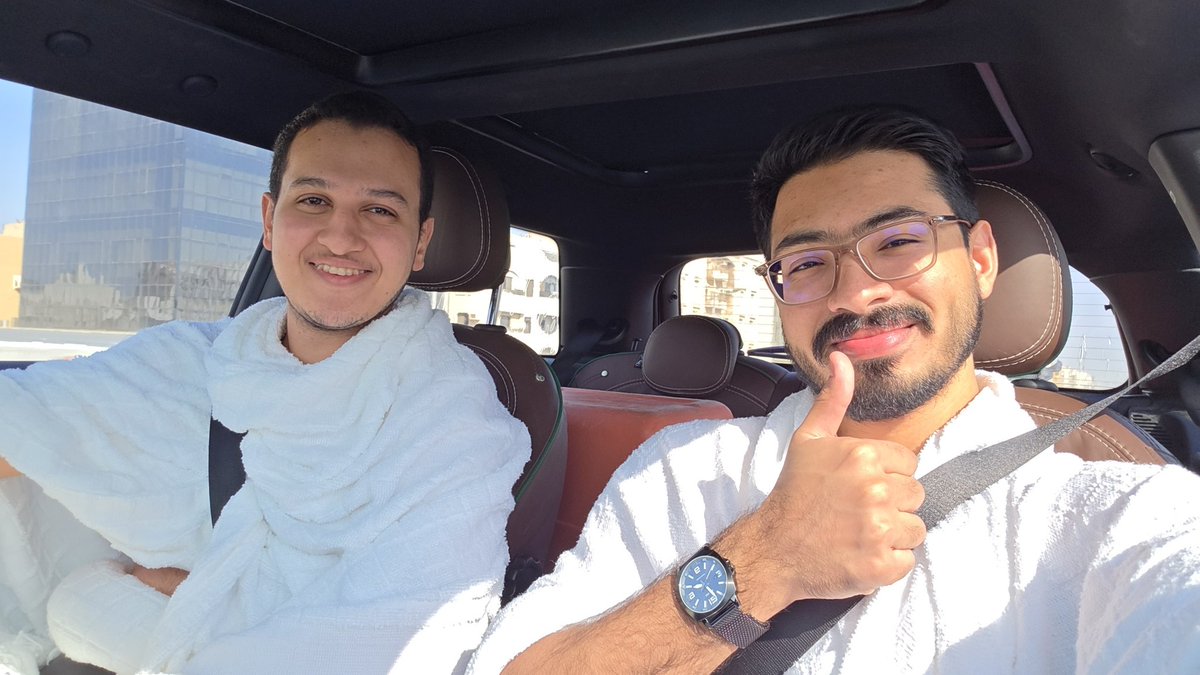 P r o f e s s o r tweet media