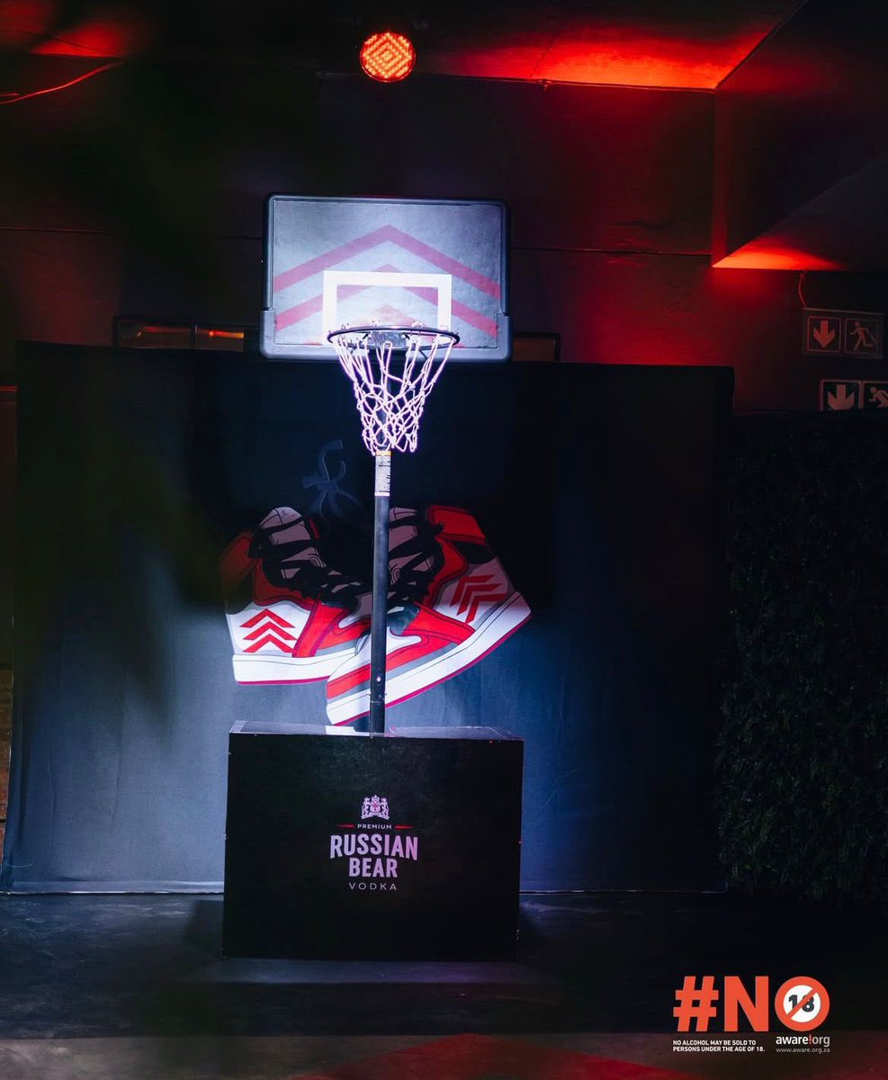 OriginalGumz's tweet image. We’ve seen the setup 💎 We’ve watched our Top 3 compete in the challenges 💪🏾 We’ve seen our 2nd runner up win that R20k 🙌🏾 Now we’re only moments away from seeing who our R300k sneaker vault winner is 🥳🏆🥇

#KingOfKicks #VaultEdition #RussianBear #NextLevel