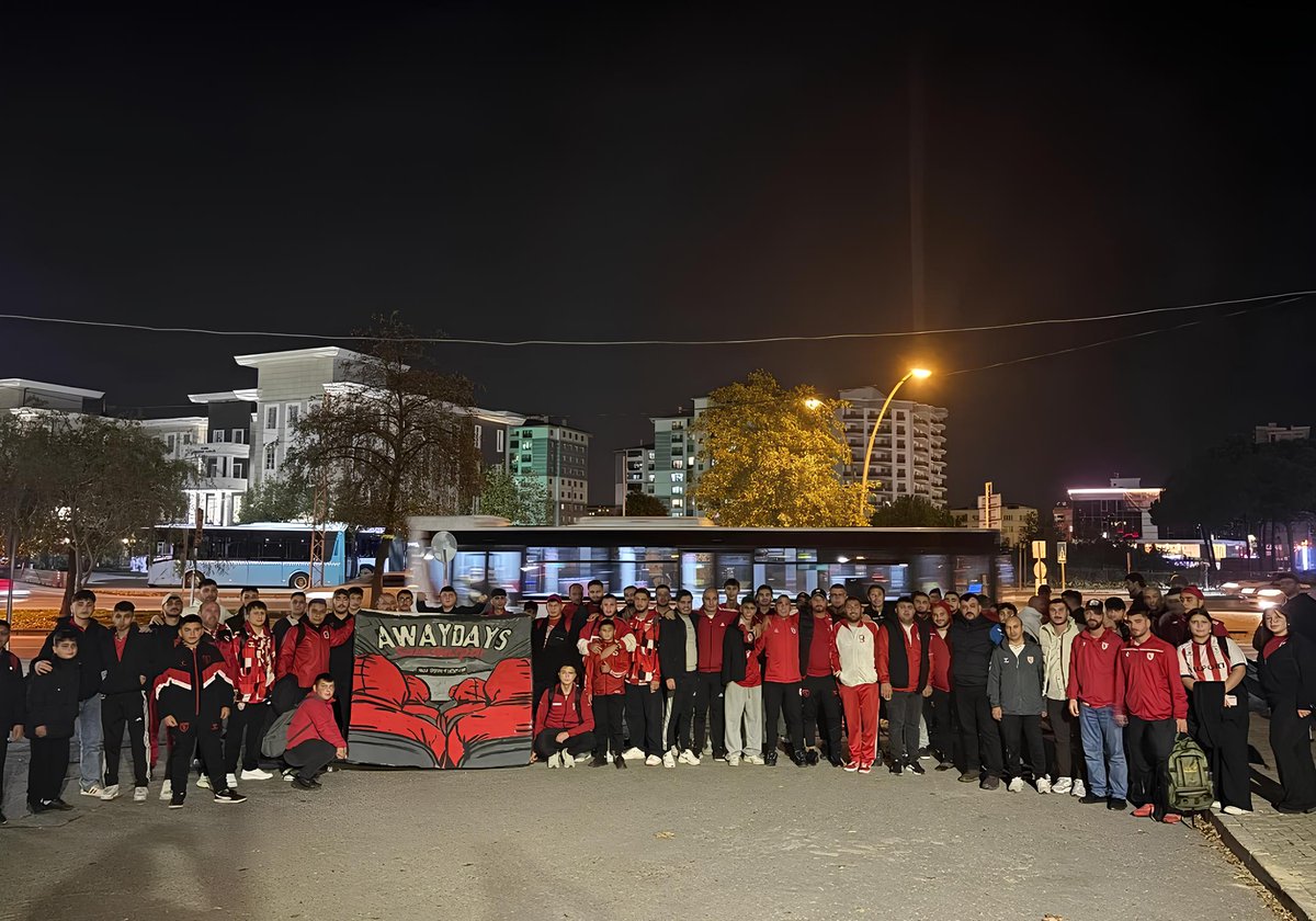 Samsunsporarmy's tweet photo. Büyük Samsunspor Taraftarı Beşiktaş deplasmanı için hazır ! https://t.co/i3JyWta6Ob