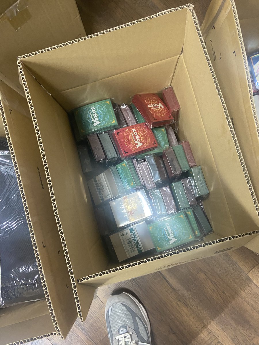 50cardsshop's tweet image. Wave 2 of the Dragon Empire and Stoicheia logo sleeves have arrived, still some inventory up on the site if you’re interested :)