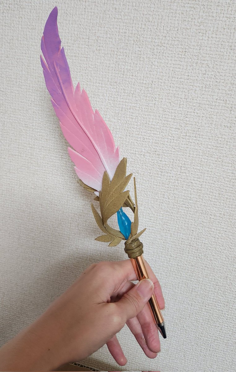 記憶開拓者の羽根ペン！！！材料は全部100均✨✨製作約2時間の突貫だけど、かなりそれっぽい🥳
 #なのん製作記録