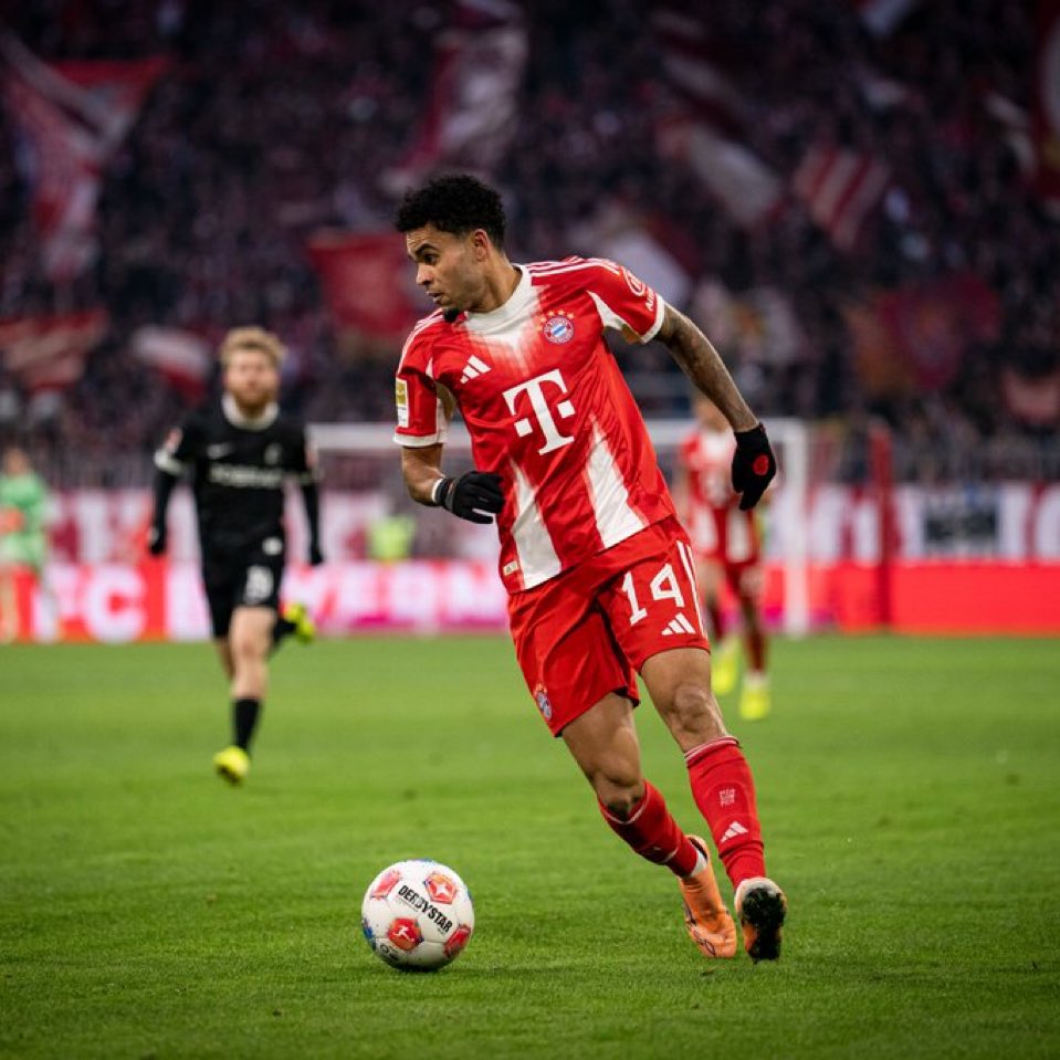 nicocadena_'s tweet image. 🇨🇴 Luis Díaz 🆚 #Friburgo 🇩🇪

📌 2 remates
📌 35 de 40 pases acertados
📌 3 pases claves
📌 100 % de efectividad en sus pases largos
📌 3 recuperaciones