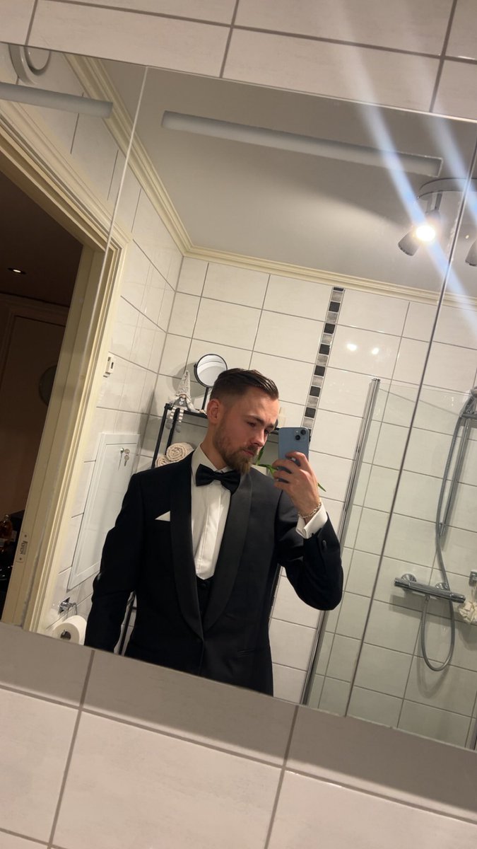 Az666ur's tweet image. Cheers chat