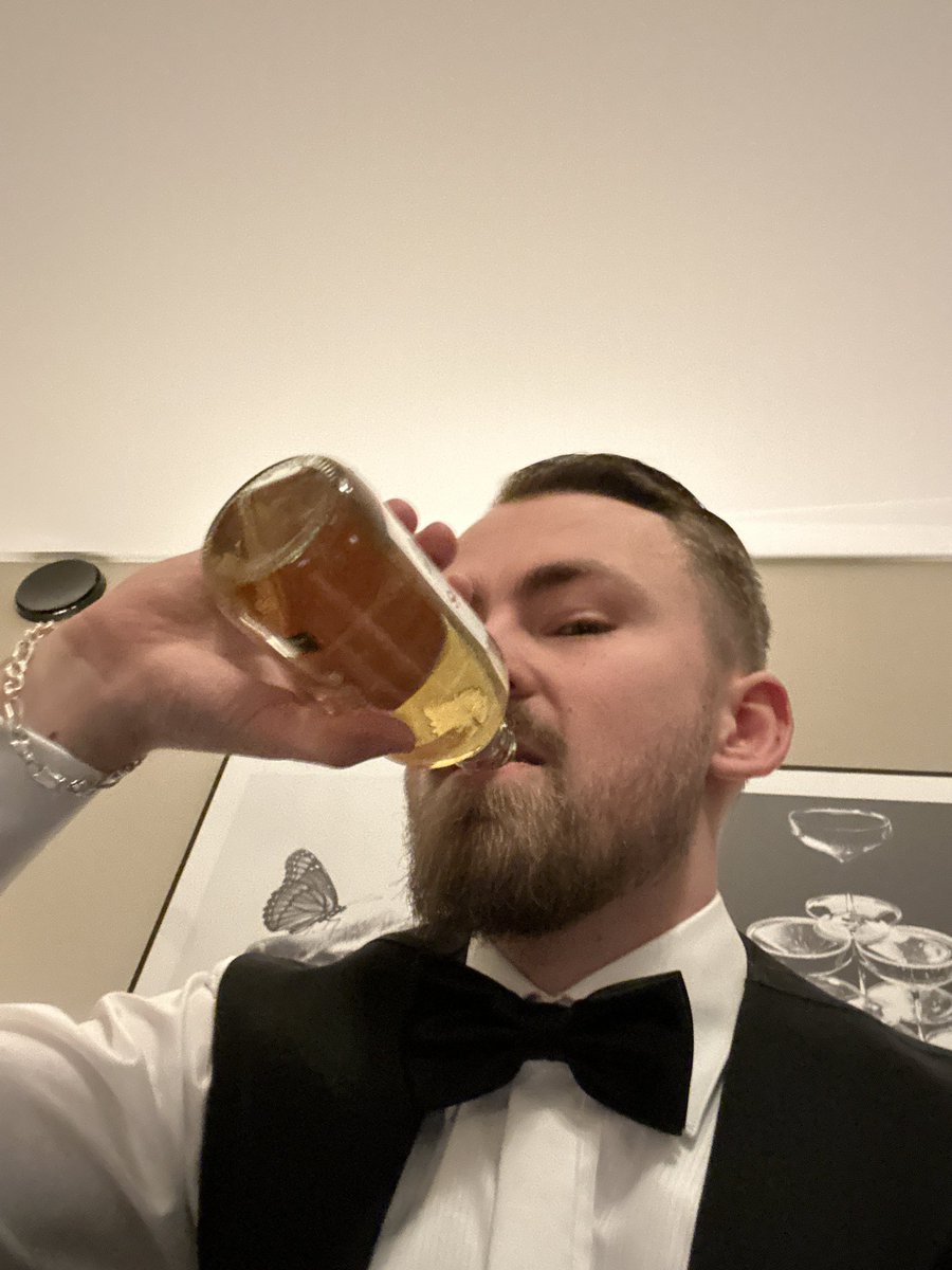 Az666ur's tweet image. Cheers chat