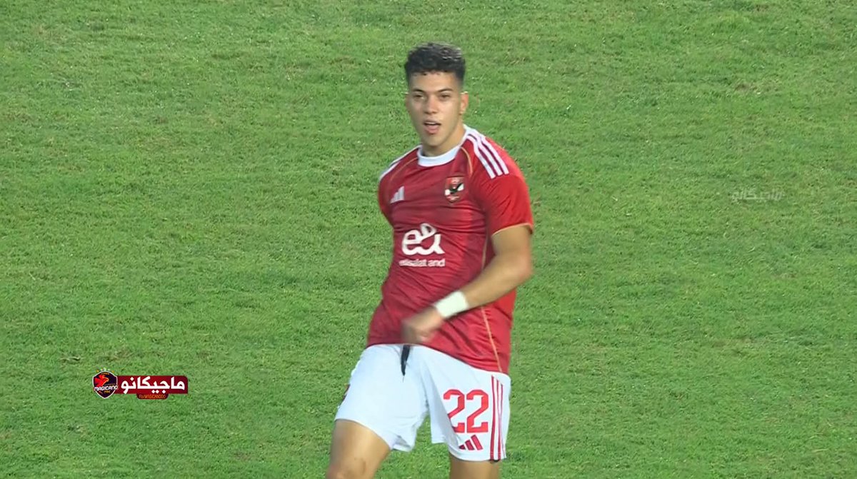 _3adawy_'s tweet image. جاي تراهن على مين ؟
- على الحريف
انهي حريف فيهم القديم ولا الجديد
- مفيش غير حريف واحد يا ابو رجل خشب