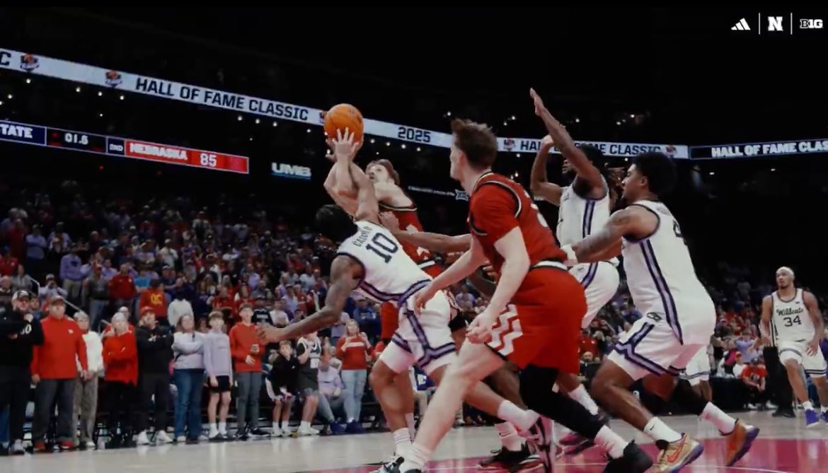 This isn’t a foul according to K-State fans btw 😭