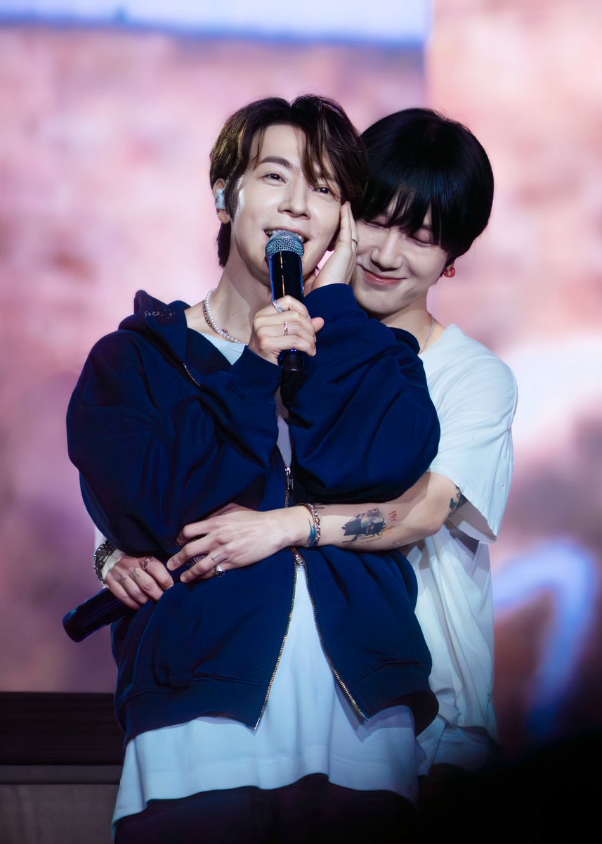 9choi_elf's tweet image. 𝟚𝟘𝟚𝟝𝟙𝟙𝟙𝟝 𝕊𝕊𝟙𝟘 𝕚𝕟 𝕋𝕒𝕚𝕡𝕖𝕚

너무 귀엽고 예쁘잖아 이 두 분 ㅠㅠ

#SUPERSHOW10 
#SUPERJUNIOR #슈퍼주니어 
#DONGHAE #동해 #이동해
#YESUNG #예성 #김강훈