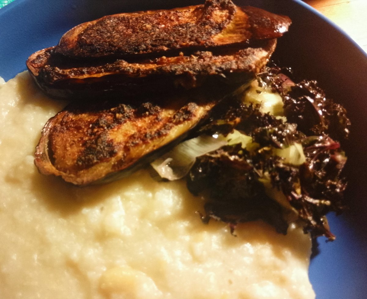 poorvegancook's tweet photo. Saturday supper of miso & peanut roasted aubergine 🍆 , roasted kale & leek on fava bean 🫛 mash #vegan #ital #organi https://t.co/TPNyDgZkHr