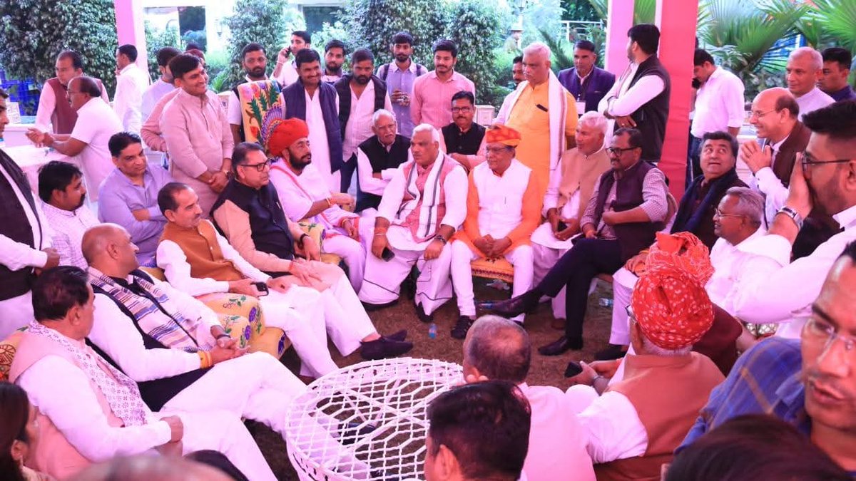 madanrrathore's tweet image. आज पाली के रणकपुर स्थित लाल बाग रिसॉर्ट में सिक्किम के महामहिम राज्यपाल श्री ओम प्रकाश माथुर जी की सुपौत्री के वैवाहिक समारोह में सम्मिलित हुआ। इस शुभ अवसर पर माननीय केन्द्रीय गृह एवं सहकारिता मंत्री श्री अमित शाह जी, महामहिम राज्यपाल श्री हरिभाऊ किसनराव बागडे जी (1/3)

#Pali