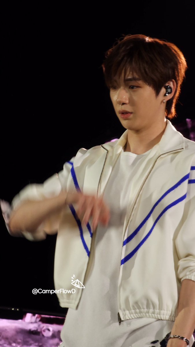 CamperFlowD's tweet image. 몬데 왜케 귀엽고 난린데...
#KANGDANIEL #강다니엘  #HoChiMinhCity #GS25MusicFestinVietNam