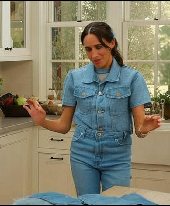 Double Denim = Double Hot Sexy!
American woman are jealus of you!
They do not no pretty!
Sussex Sqaudies 4 Meghan!