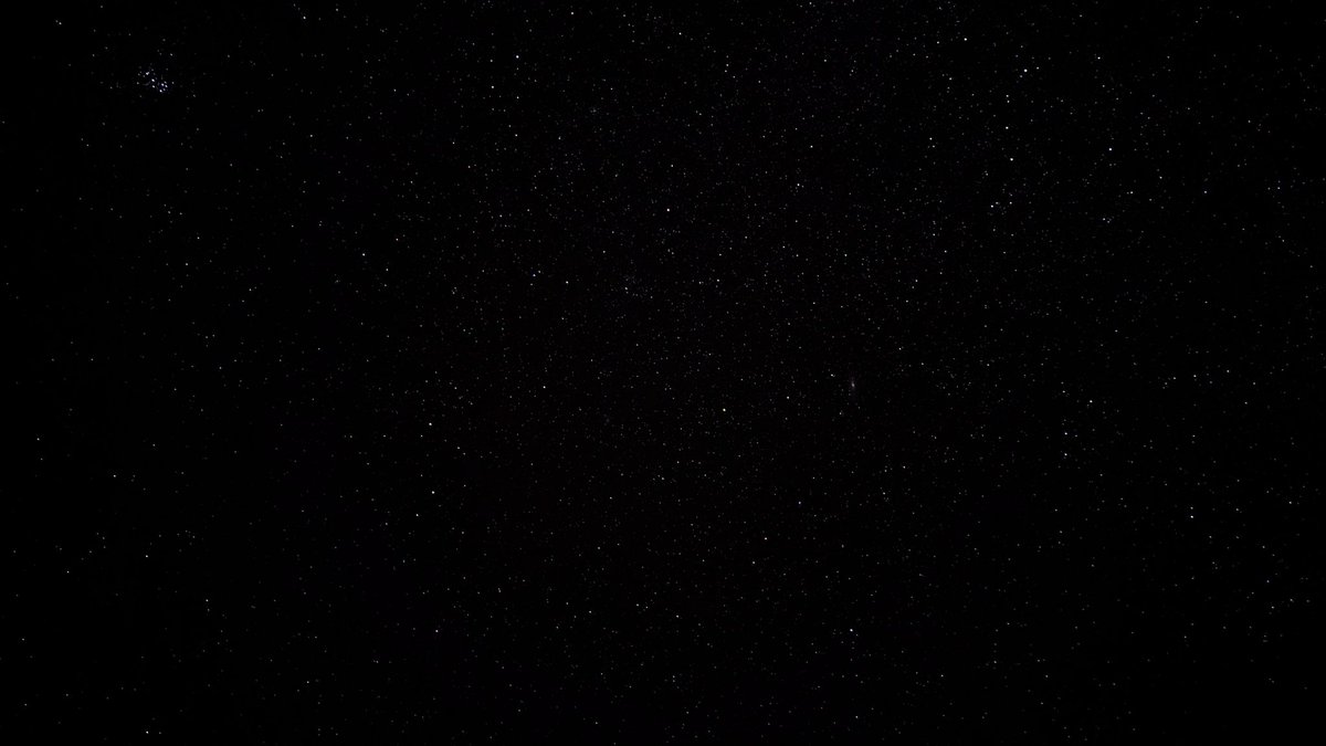 QuantumDrizzy's tweet image. esta foto la hice en la Sagra, Granada con el modo astronómico , por ahí se ve Andrómeda, sin contar con los 12gb de RAM y el plus de GrapheneOS y comparando precios con iPhones del rollo está regalao , a veces me preguntan si tengo un iPhone cuando lo ven así por encima 🤣