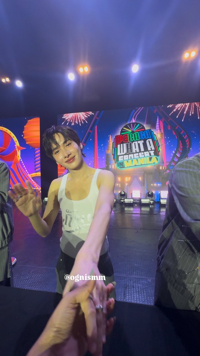 ognismm's tweet image. said i love you to him, he smiled and had an eye contact with him😭😭😭

I love you so much and I am so proud of you 🥰

#PEBACAConcertinManila 
#GunAtthaphan