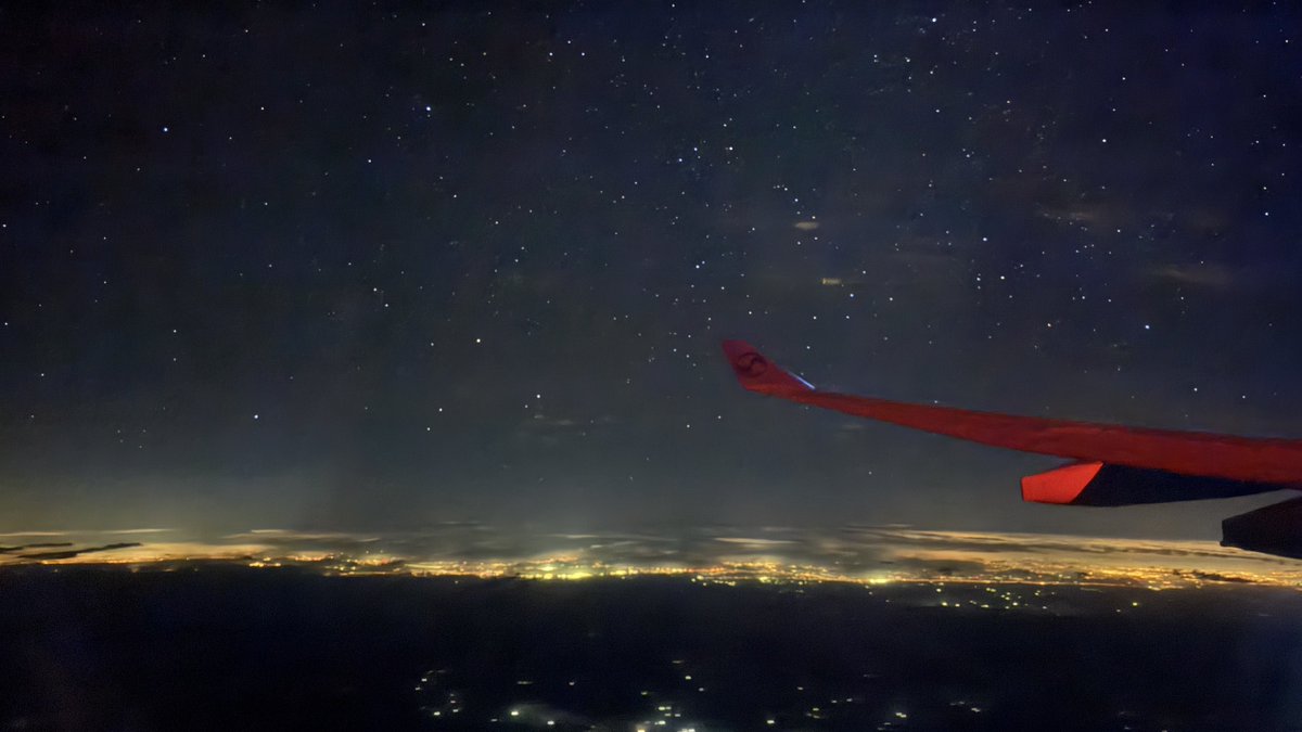 satofishi's tweet image. Three years on, it is bear market again. We must fly economy.

134th flight of 2025: Korean Air Flight 658 from Bangkok Suvarnabhumi to Seoul Incheon. This is the 1098th flight of all time. It is also my 43rd visit to the Republic of Korea. 🇹🇭✈️🇰🇷