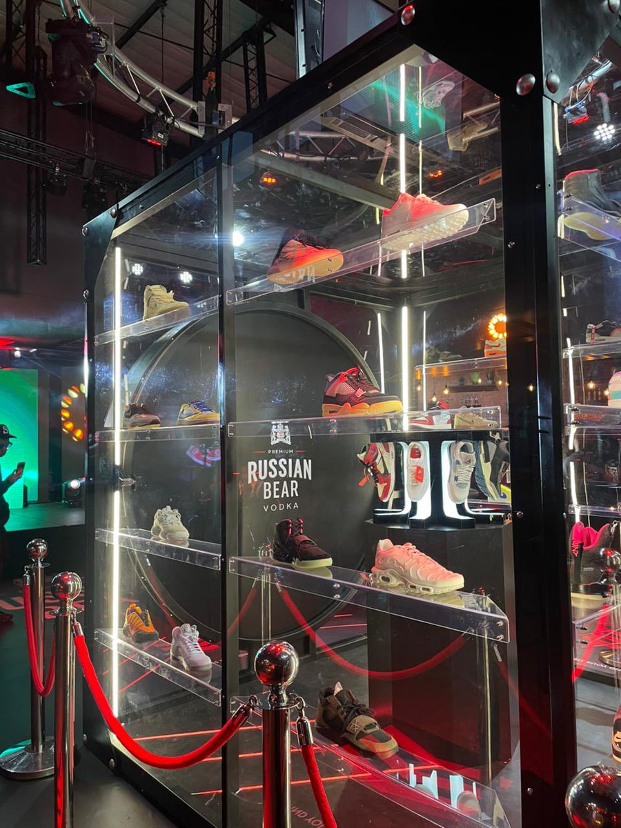 Ntebo_Mo's tweet image. The grand prize is ready and up for grabs. I’m already excited for the lucky winner 🥇. @RussianBearSA got you 🤝🏽

Stay tuned 👀

#KingOfKicks #VaultEdition #NextLevel