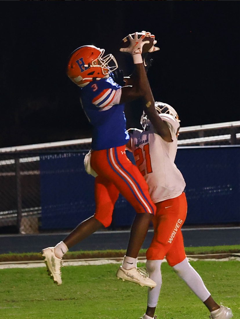 Sophomore SZN❗️

Total yards: 901 

All Purpose yards: 570

43 Rec 527 yards 5 tds

Rushing yards: 40

Passing yards: 340 4 tds

 Solo tackles:2 

 1 interception

hudl.com/v/2TCqdm

<a href="/HanahanHawksFB/">Hanahan Hawks Football</a>