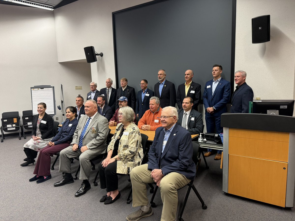 RepAndyHarrisMD's tweet image. Today, I joined students and families for our annual Military Academy Day to talk about the path to attending our nation’s service academies. It’s inspiring to see so many young people from Maryland’s First District preparing to lead and protect our country, and I’m thankful for…
