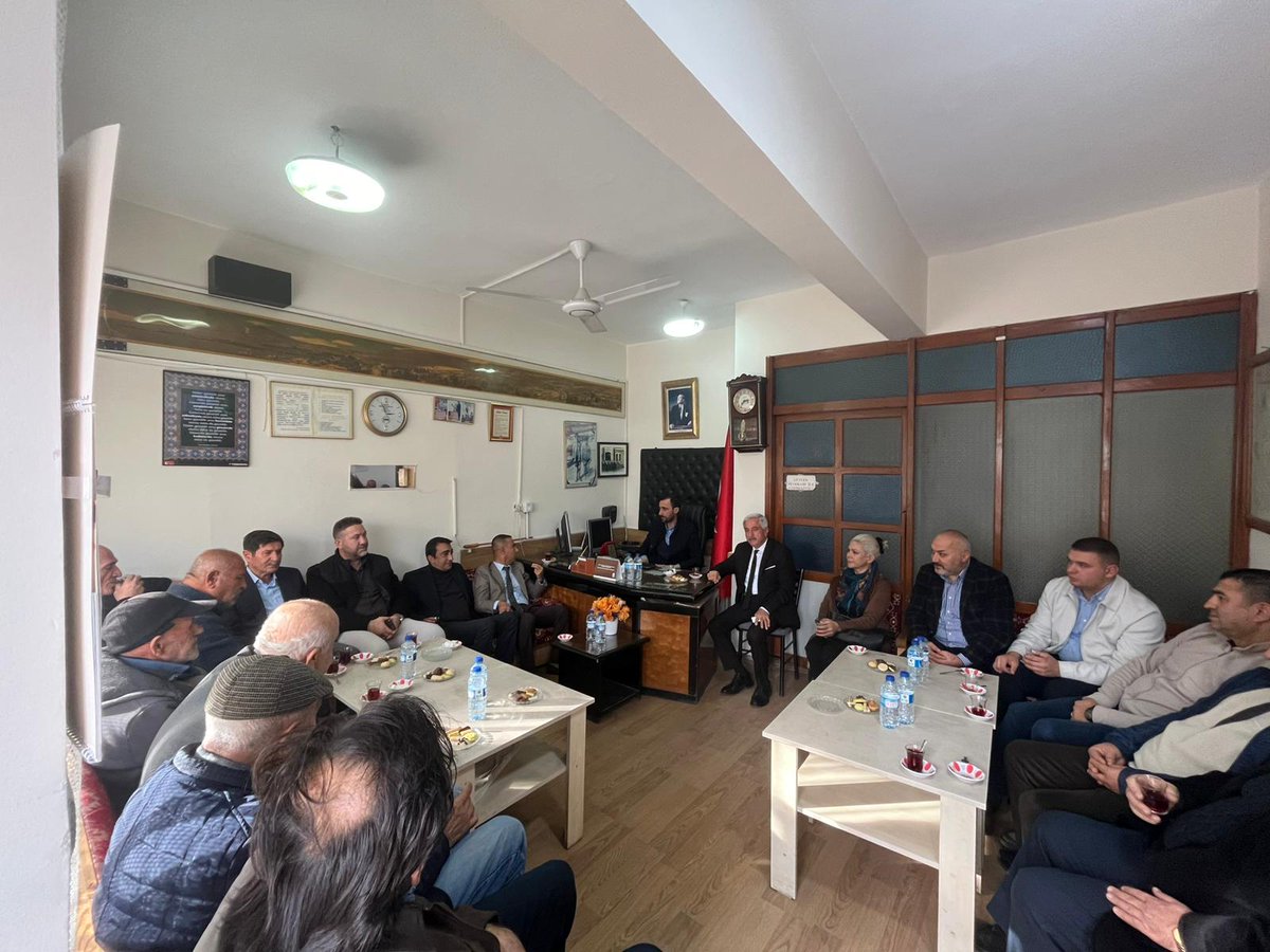 📍Kırşehir Meşe Köyü Derneği

İlçe Başkanımız Sayın Kadir Karapınar, Siyasi ve Hukuki İşler Başkanımız Sayın İsmail Özel, Teşkilat Başkanımız Sayın Gökay Özcan, Dış İlişkilerden Sorumlu İlçe Başkan Yardımcımız Sayın Fatih Erdoğan, İlçe Yönetim Kurulu Üyelerimiz, İlçe Gençlik