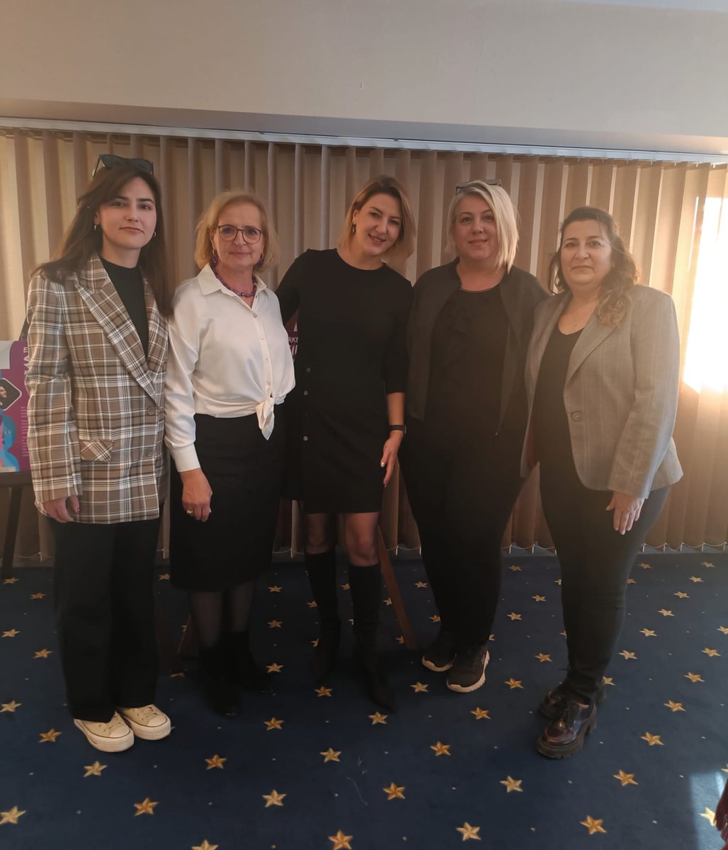 CHPBURSAKK's tweet image. Burcu Üzümcüler moderatörlüğünde düzenlenen programda Emirhan Deniz Çelebi ve Halil İbanoğlu ile Kadına Yönelik Şiddete Karşı Uluslararası Mücadele Gününde #şiddet konusunu erkek diliyle dinledik.

#KadinaSiddeteHayir 
#bursa