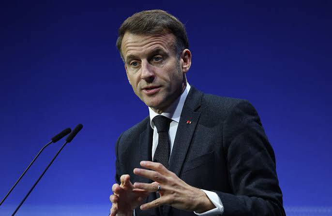 🔴 الرئيس الفرنسي إيمانويل ماكرون:

📌 سننظّم مؤتمرنا لدعم تعافي #لبنان في فرنسا

📌 سينظم أصدقاؤنا في #السعودية مؤتمراً لتمويل القوات المسلحة اللبنانية بالتنسيق الوثيق معنا

📌 هذان المحوران مهمان للغاية لتحقيق هذه النتائج الملموسة