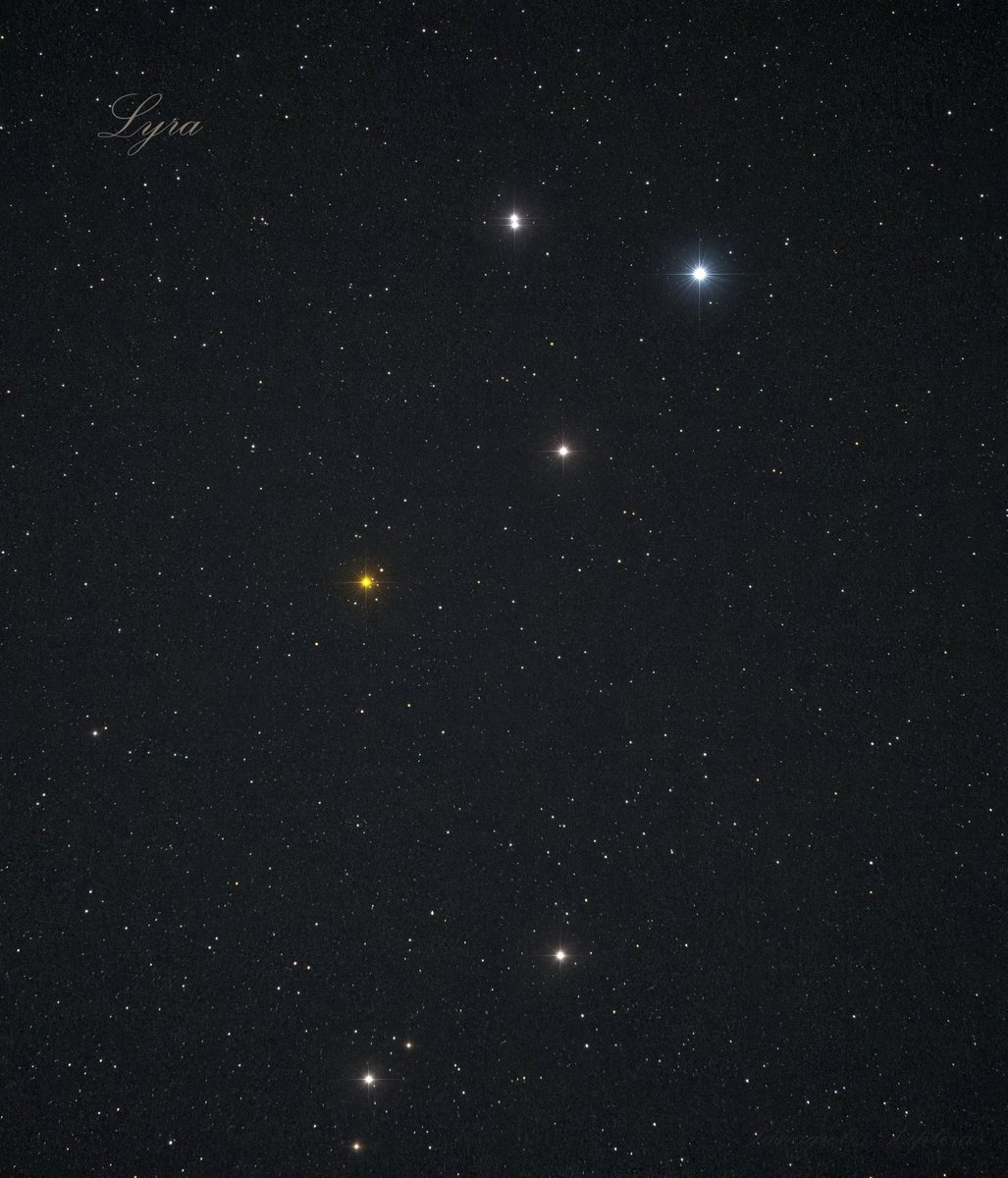 xipteras's tweet image. ✨ The constellation Lyra, which symbolizes the lyre, 🎶 is a small but significant constellation in the Northern Hemisphere&apos;s sky. It is most well-known for hosting Vega, one of the brightest ⭐️ #stars in the night sky, making Lyra easy to see even in areas with heavy light…