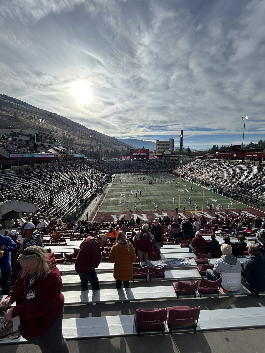 d5a9c's tweet photo. @BeauBishop @DegenerateTBone Hey Uncle Beau: Go Griz!!!!!!!!!!!!! https://t.co/bWDPhIXzak