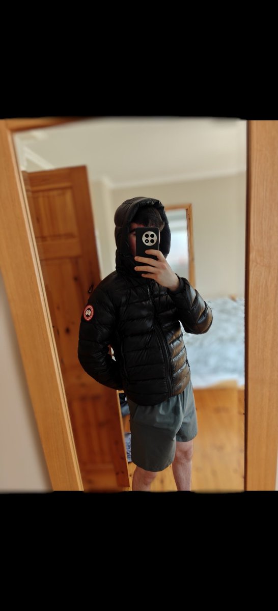 MarkDev724's tweet image. Currently selling my EA7 jacket and Canada goose crofton on vinted. DM if interested