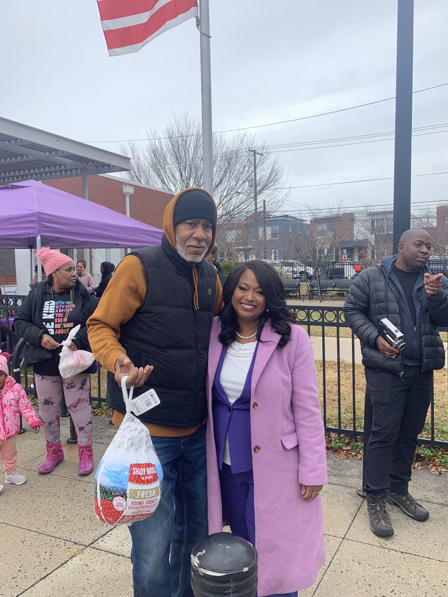 CMLewisGeorgeW4's tweet image. It was a beautiful day for today’s Turkey Giveaway at Riggs LaSalle! ☀️🍂

Nobody in our community should go without for the Thanksgiving season, and I’m thankful for @LRCADC and all our generous community donors who made today’s event possible.

Happy Thanksgiving, #Ward4! 🦃