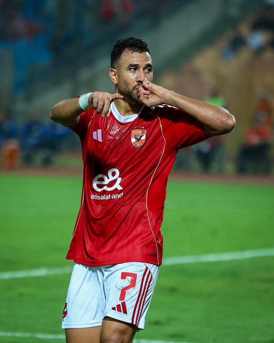 👑 رجل المباراة
تريزيجيه🇪🇬 ضد شبيبة القبائل🇩🇿

⚽️ هدفان
🥅 الأكثر تسديدا (7)
🎯 الأكثر تسديدا على المرمى (4)
🔃 الأكثر نجاحا في المراوغة (2)
❌️ الأكثر قياما بالتدخلات (4)
🧲 الأكثر إسترجاعا للكرات (7)
⚔️ الأكثر ربحا للالتحام (7)
🎖 أفضل لاعب بتقييم سوفاسكور (9.1)
<a href="/Trezeguet/">Trezeguet</a>